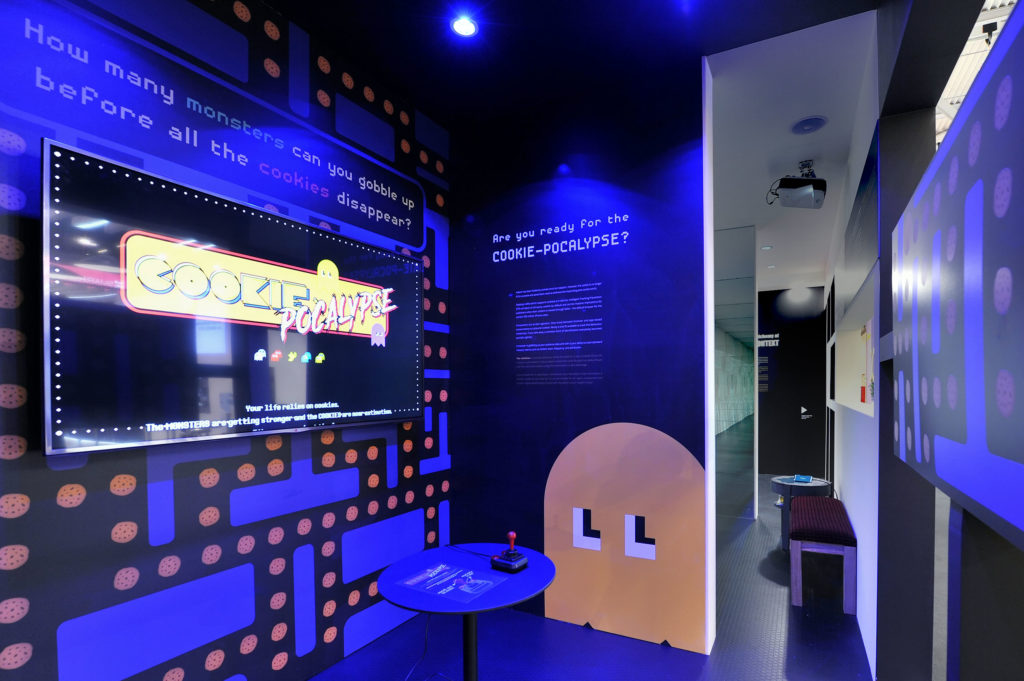 Bespoke arcade game at Unruly exhibition stand, Dmexco 